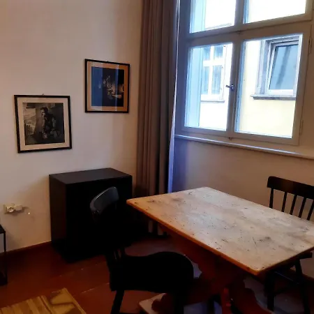 Lawien Goldenstern Apartment